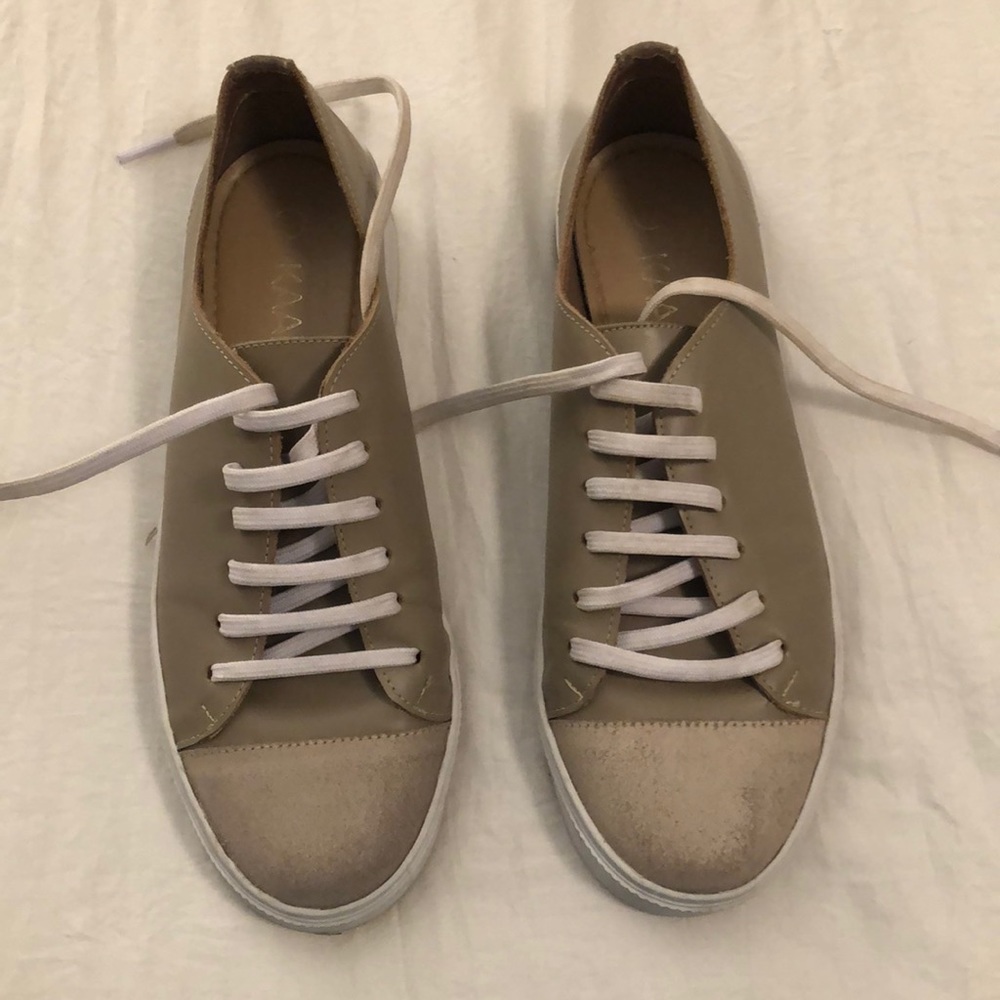 Sneaker!